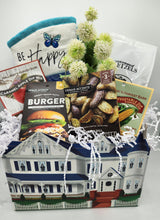 Load image into Gallery viewer, Gourmet gift basket
Be Happy gift set
Foodie gift box
Snack and seasoning basket
Housewarming gift basket
Thank you gift box
Birthday gift basket for food lovers
Gourmet dips and seasoning set
