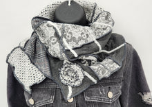 Load image into Gallery viewer, Emily