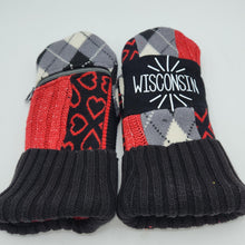 Load image into Gallery viewer, wisconsin handmade mittens