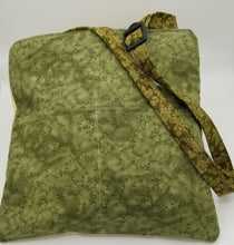 Load image into Gallery viewer, crossbody bag, quilted handbag, embroidered handbag, handmade crossbody
