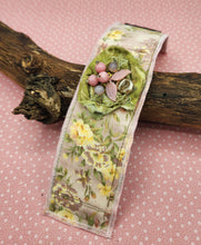 Load image into Gallery viewer, textile jewelry, handmade fabric bracelet, handmade jewelry,
