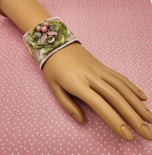 Load image into Gallery viewer, textile jewelry, handmade fabric bracelet, handmade jewelry,
