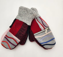 Load image into Gallery viewer, Lisa
