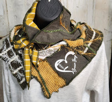 Load image into Gallery viewer, Love Green Bay
