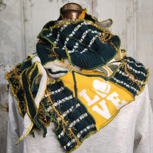 Load image into Gallery viewer, Green &amp; Gold
