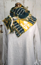 Load image into Gallery viewer, Green &amp; Gold
