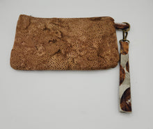 Load image into Gallery viewer, women&#39;s clutch, handmade clutch, wristlet purse, fabric wristlet purse
